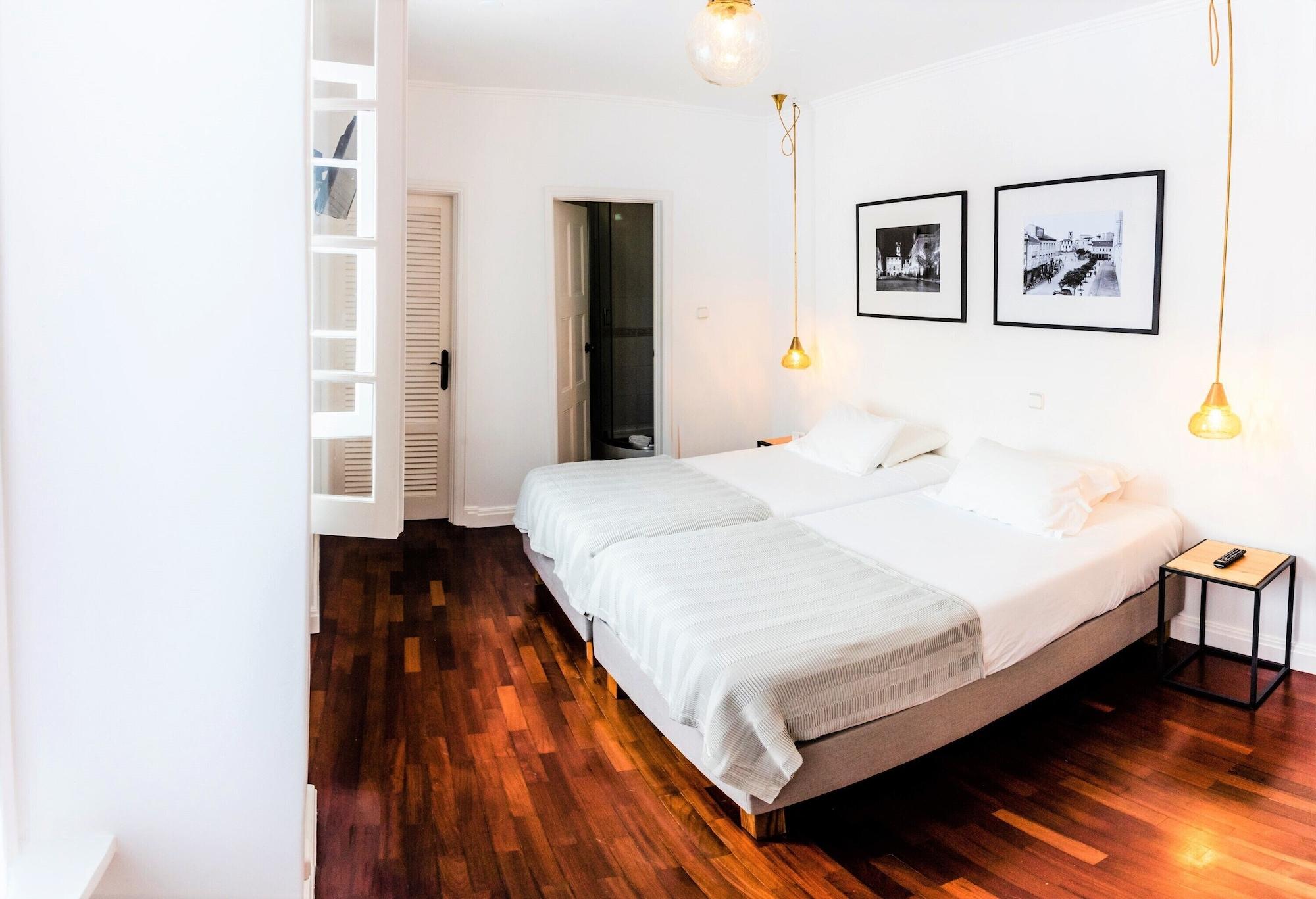 Comercial Boutique Guest House 蓬塔德尔加达 外观 照片