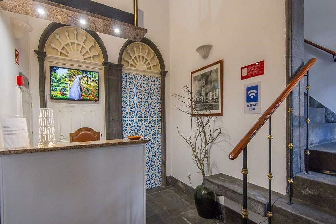 Comercial Boutique Guest House 蓬塔德尔加达 外观 照片